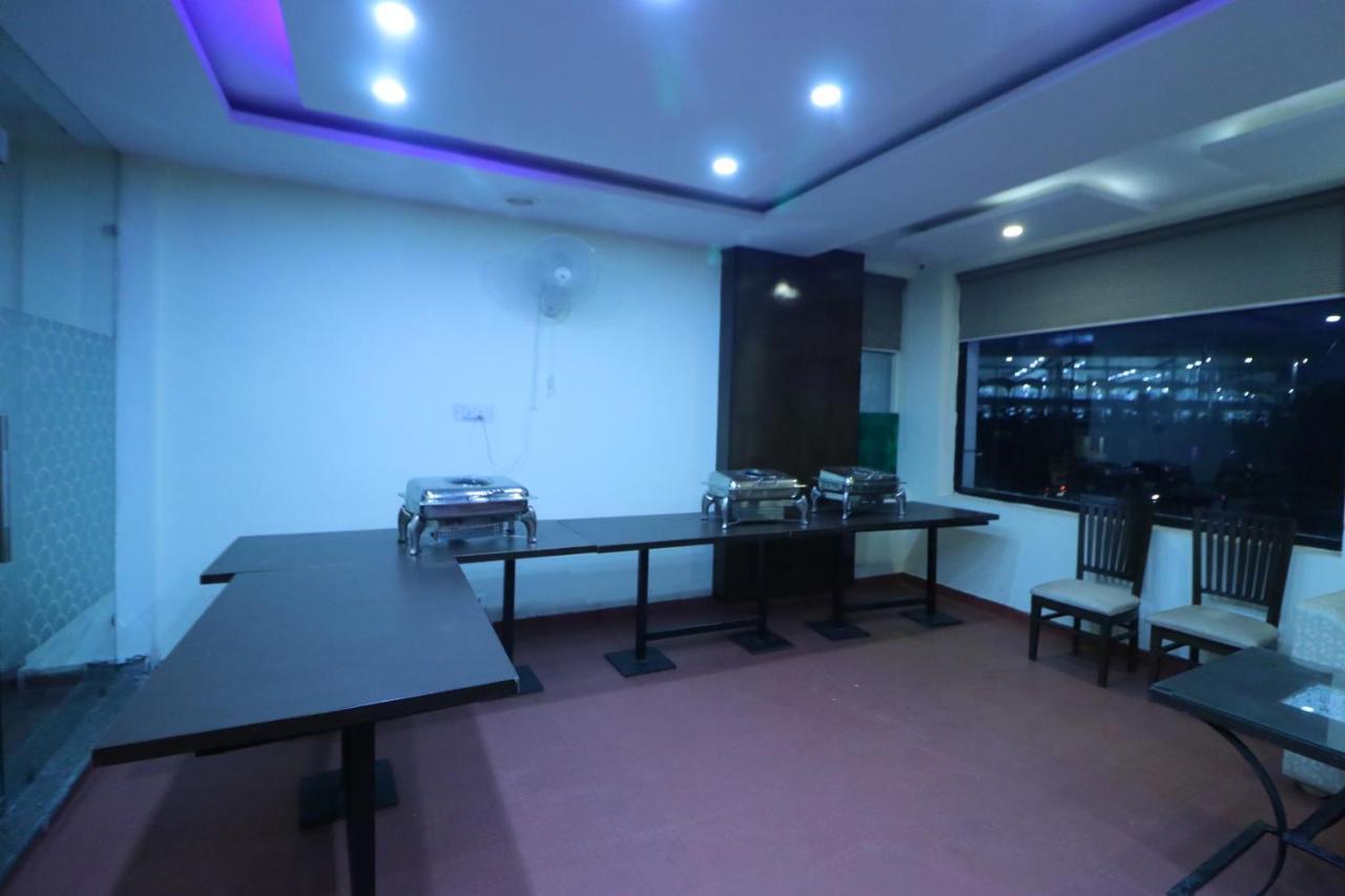 欧亚莫哈里国际机场酒店 Zirakpur 外观 照片